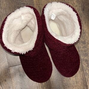 Women’s fur lined boots / house shoes. Well worn preloved